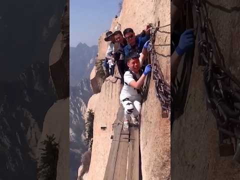 Mount Huashan Death Trail Hiking / Most Dangerous Hike #tourism #hiking #mountains #vlgruon