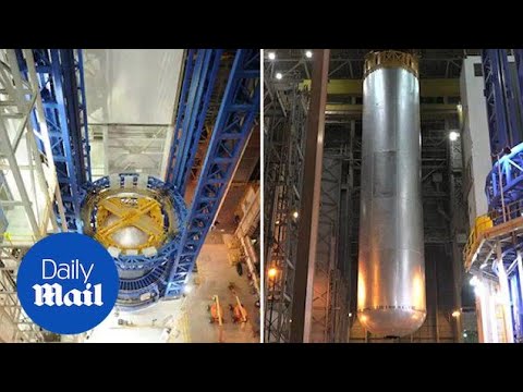 Watch NASA build a massive rocket fuel tank built in 60 seconds - Daily Mail